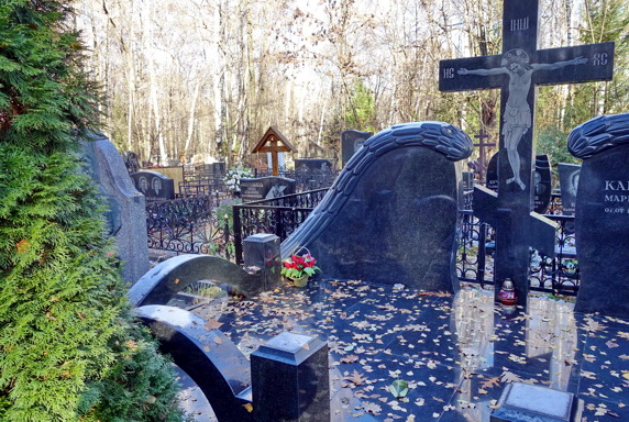 Вертикальный православный крест и покрытие гранитной плиткой
